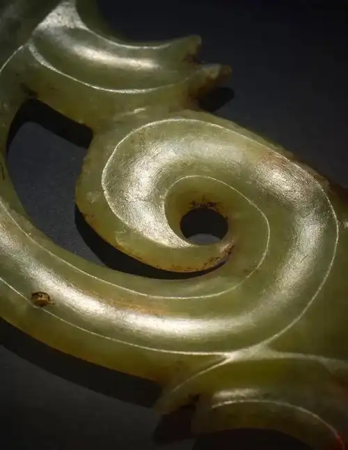 馆藏红山文化玉器的工痕和微观痕迹(二)