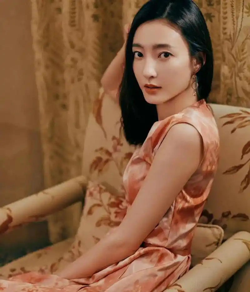 王丽坤复古套装好迷人