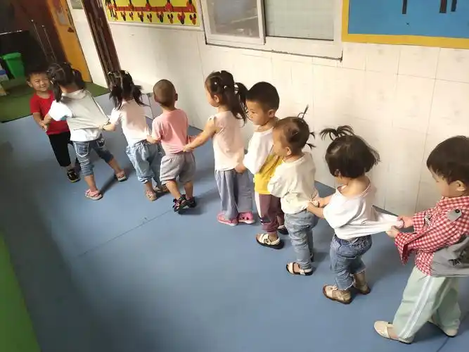 经典智慧树幼儿园芽芽班快乐的一天