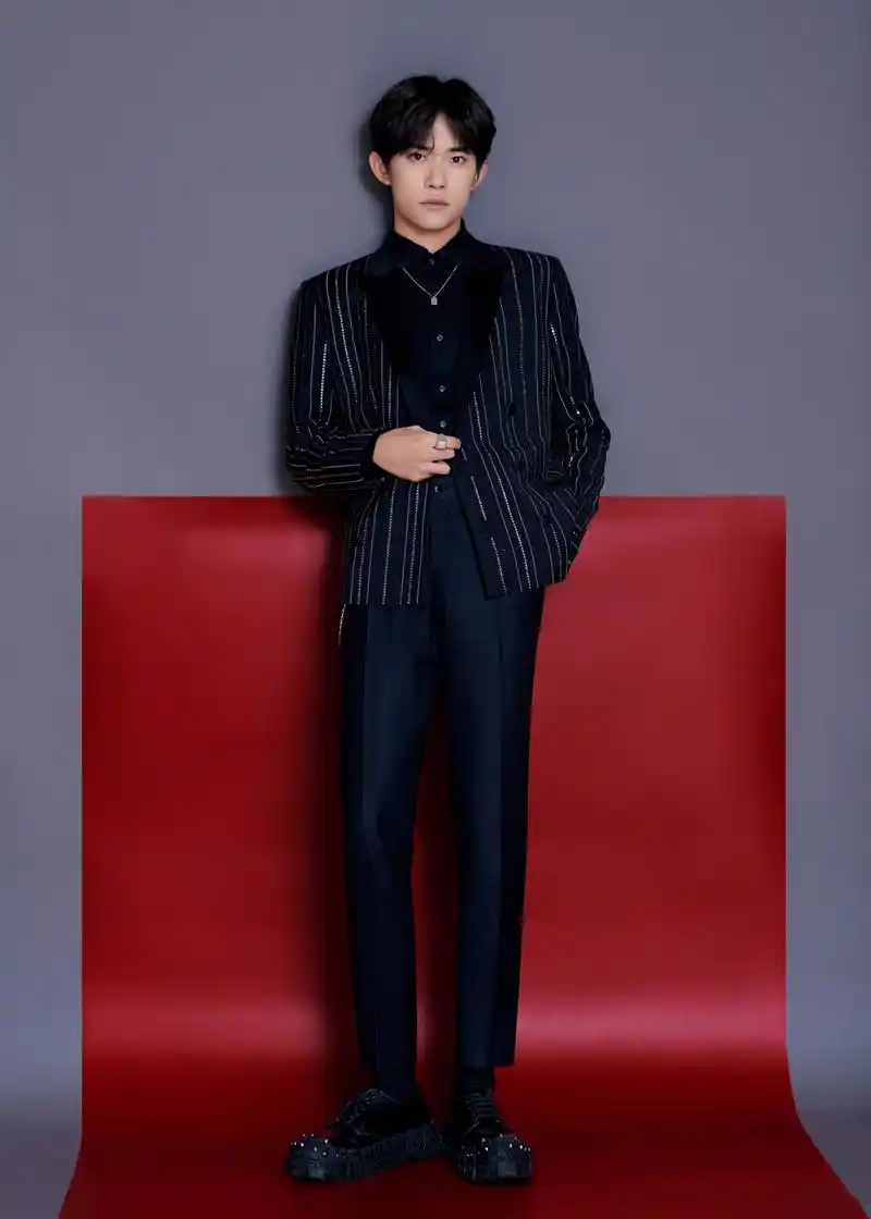 期待用作品说话的千玺,未来带来更多更好的优秀作品.