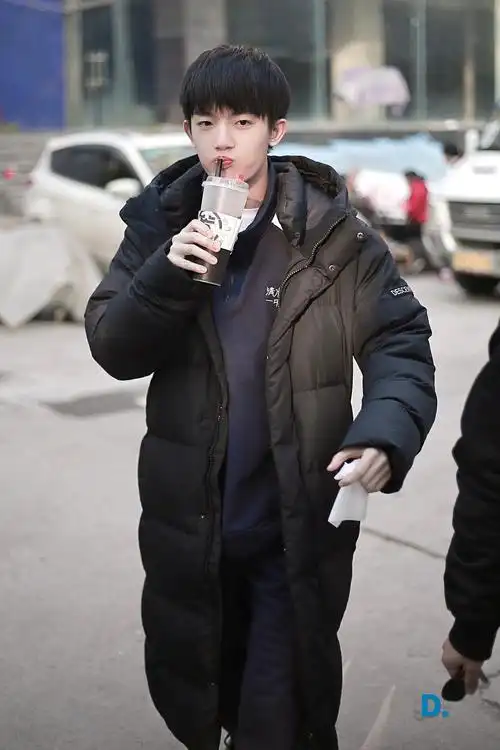 李明德的少年感