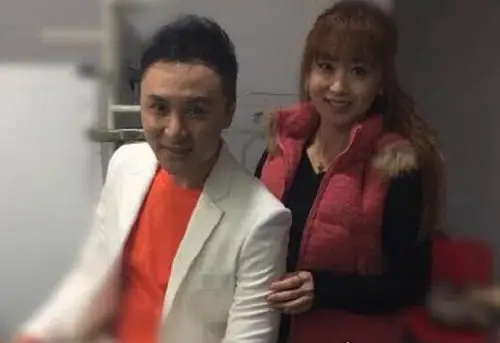 朱桢老婆是日语老师样貌姣好气质出众两人在一起超有爱