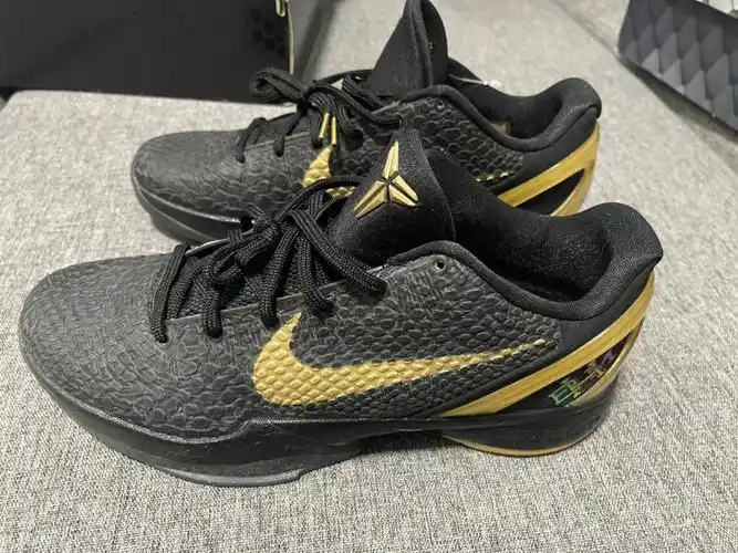 球鞋  #kobe  bryant#我的球鞋分享  #nike  美国上学买的,11年的