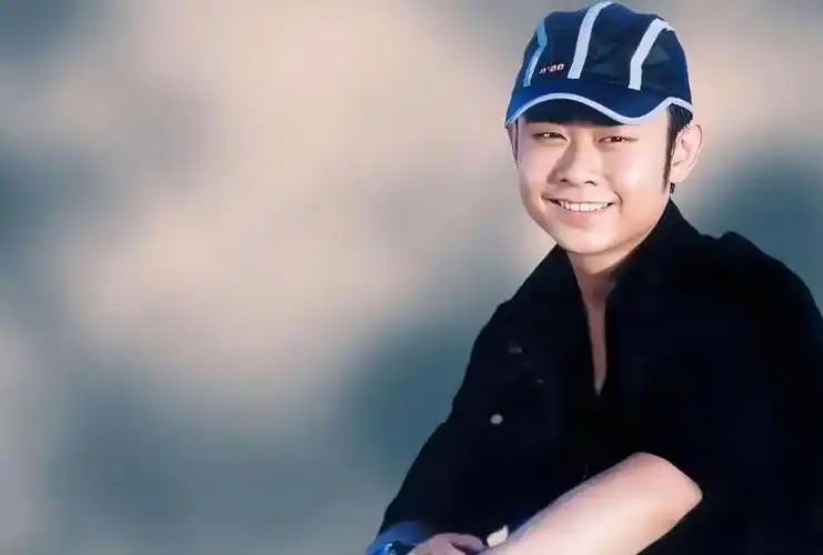 刀郎的个人资料简介:前妻生下孩子后连夜跑路,前妻的离开是他人生真正