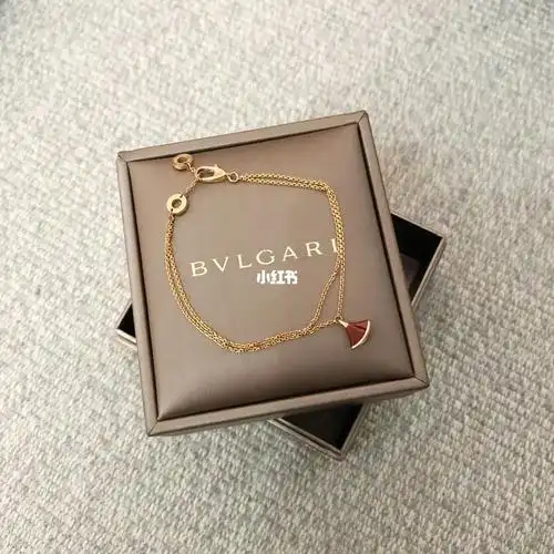 宝格丽 divas dream系列,手链,18k玫瑰金,镶嵌红玉髓,工价12700元配件