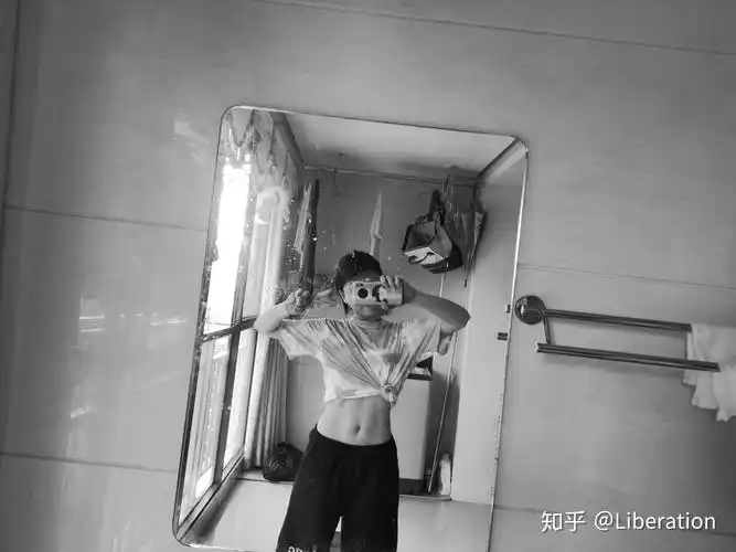 可以发一张你的马甲线(人鱼线腹肌都可)照片吗? - 知乎