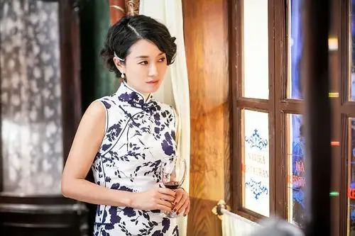 《剃刀边缘》"另类"喜剧谍战获赞 编剧余飞谦称"碰巧"