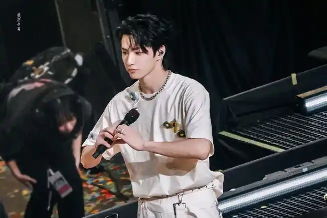 刘耀文叁重楼暨出道四周年演唱会##刘耀文feel me直拍