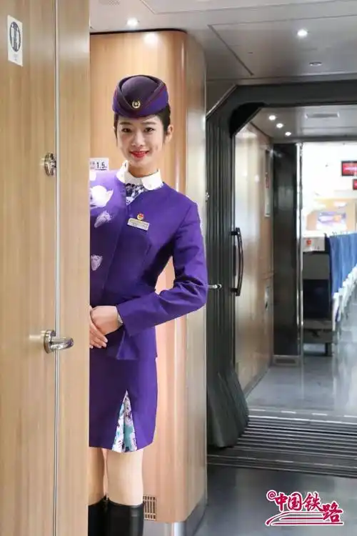 这条高铁开通在即乘务团队惊艳亮相