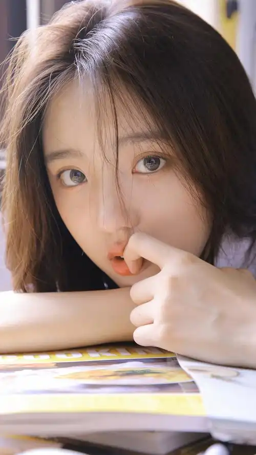 清爽性感美女手机壁纸