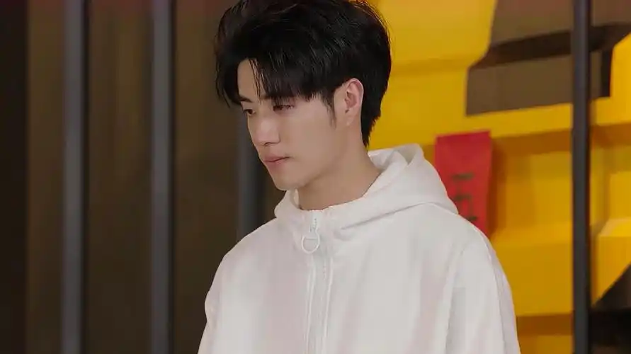 亲爱的热爱的:周一看到韩尚言真面目,瞬间泪崩,真是个大魔头