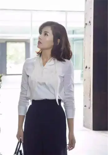 时尚担当,靠的还真不是10w 的爱马仕包包…… - 姜英服饰职业装工装