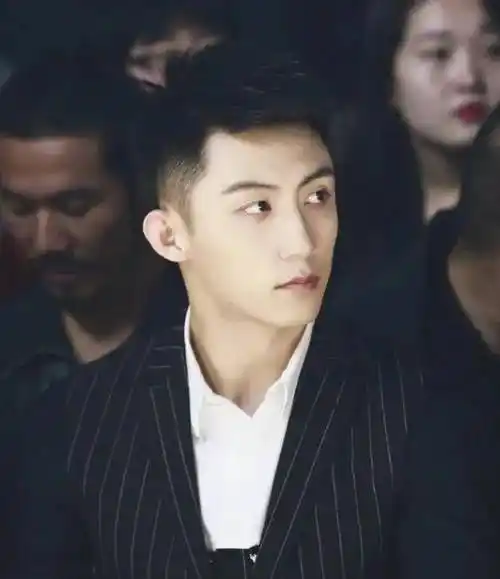 圈内10位90后男明星,你还喜欢哪一个?-第6张图片-绍兴汽车网