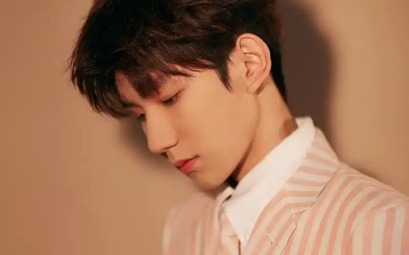 王源帅气图片桌面壁纸高清大图预览1920x1200_大陆明星下载_美桌网