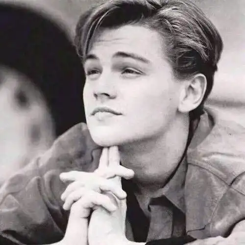 【风暴莱袭】 各自发自认为莱叔最帅的照片然后大家