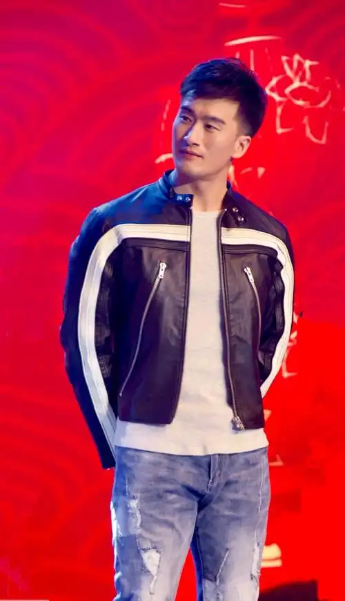 杨钧丞张家口市春晚真诚献唱张库大道主题曲