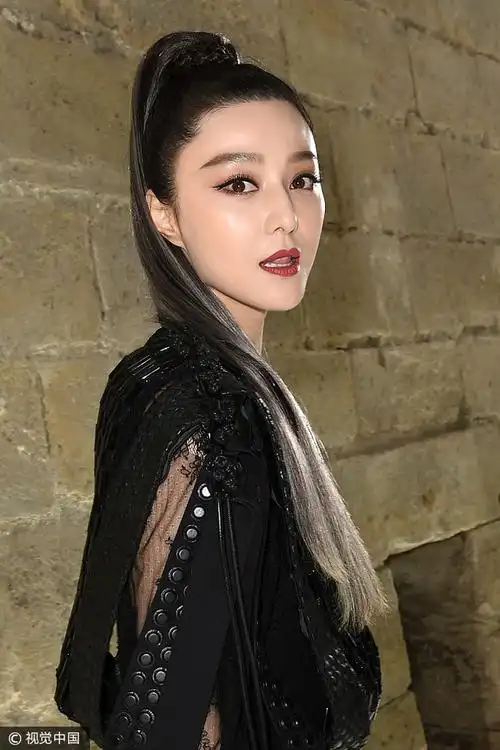 厉害了我的冰!范冰冰lv秀变未来战士 高马尾气场全开又酷又美