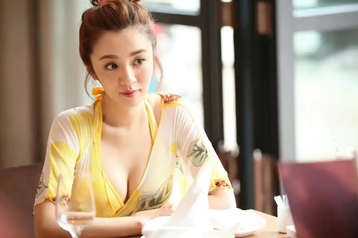 王晓晨泳装写真曝光,温柔,可爱