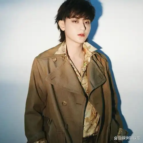 黄子韬也参演过影视剧作品,演技属于跟他为人处世差不多的风格,就是