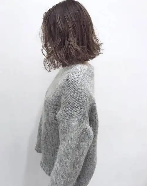 「齐肩短发-懒卷」