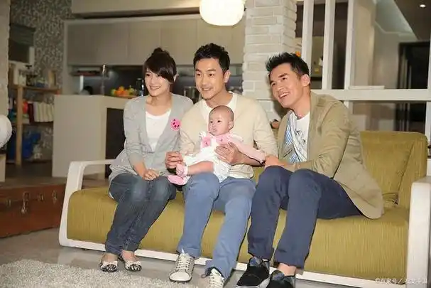 爱的岁月不老:明道首度晒出一家三口甜蜜照