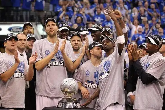 敬爱的读者们,我们荣幸地宣布,备受赞誉的达拉斯小牛队将迎来一位新的