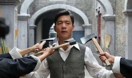 演员邢佳栋曾因打架被北电开除演技一级棒却几十年不温不火