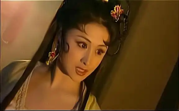 这还是"谢大脚"吗?也太漂亮了!古装扮相精致,脸上满满的胶原蛋白.