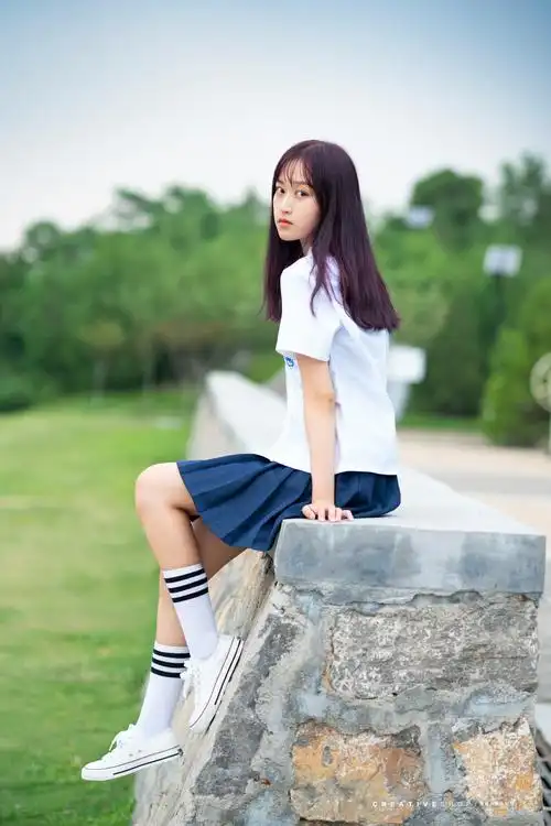 可爱的校服女生