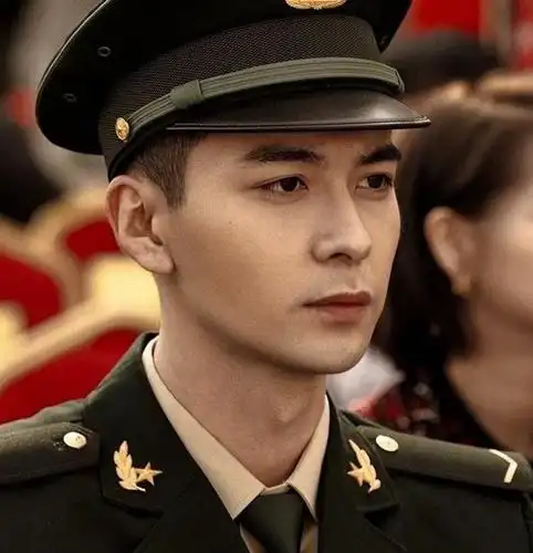 军装男星有多帅?