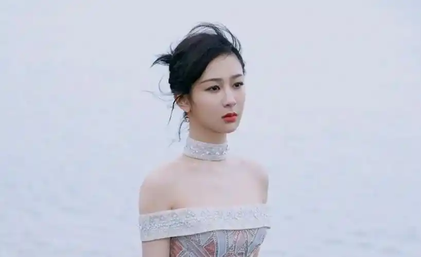 杨紫为什么叫奥奥 杨紫原名杨旎奥是什么意思有什么寓意