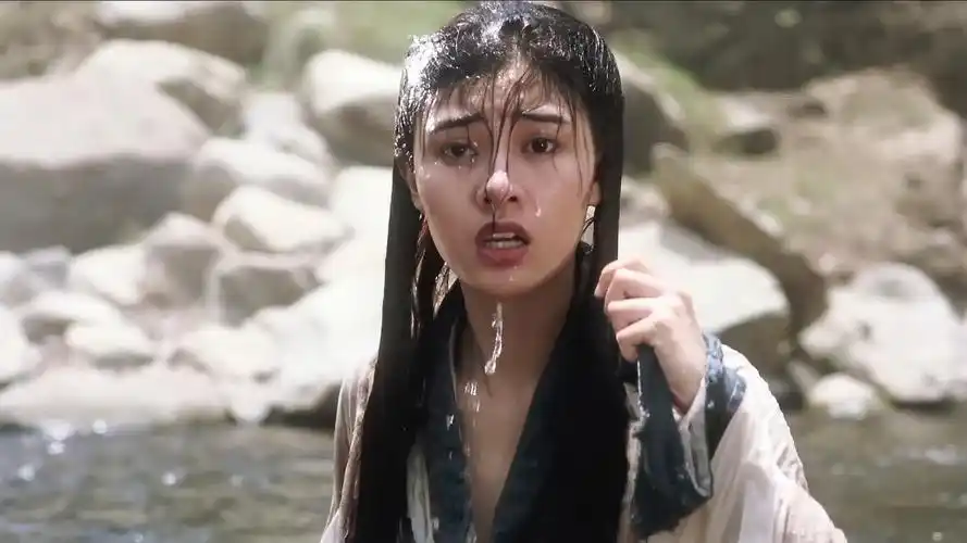 年轻时的李嘉欣有多美一首片片枫叶情勾起满满的回忆