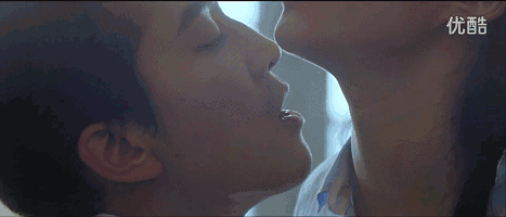 刘亦菲不回应分手的恋情哼城堡里的公主才不需要解释什么呢