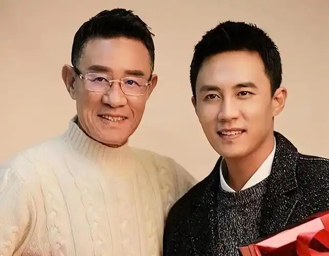 老照片(1434)演员杜淳和父母杜志国.