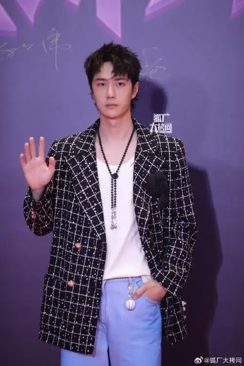 王一博造型巧思好多##王一博 不能##尖叫之夜红毯