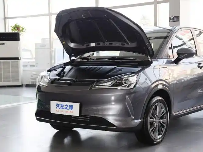 合众汽车 哪吒v 2022款 潮 400 行业版