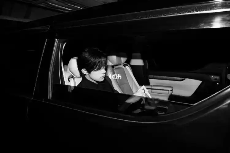 易烊千玺 | 壁纸