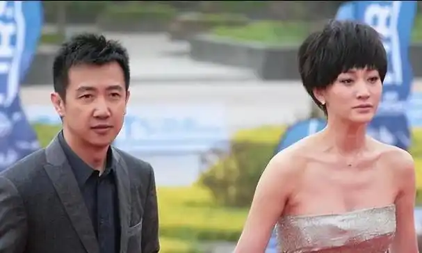 李小冉与鄢颇分手10年:她嫁"男闺蜜"很幸福,他带着伤痛当爸爸