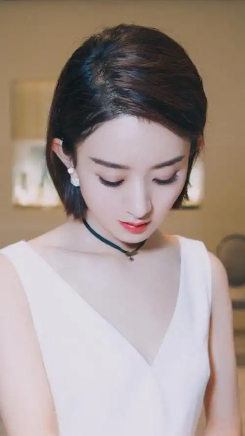 赵丽颖换造型帅爆了,短发气质出众,看完又有很多人想剪短发了|发型