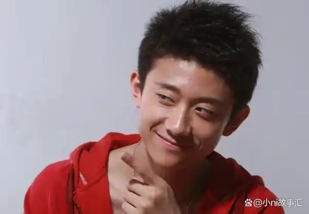 无疑捧红了一众明星演员,包括饰演小雪的杨紫,饰演刘星的张一山还有