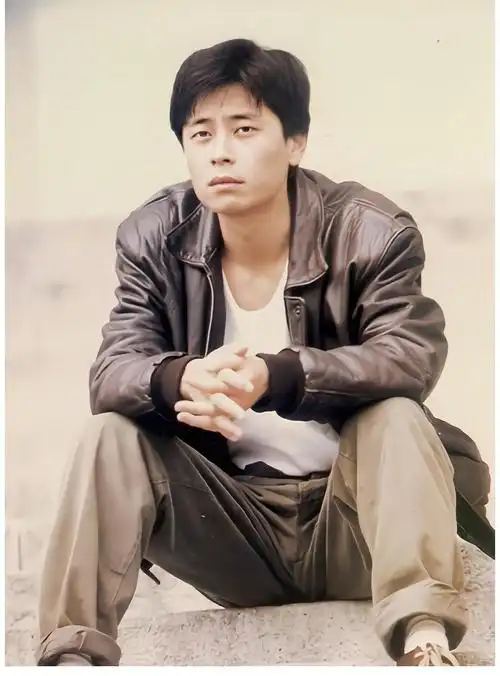 王杰2001年后嗓子变了谁下的毒 王杰最红16首金曲-百联百科