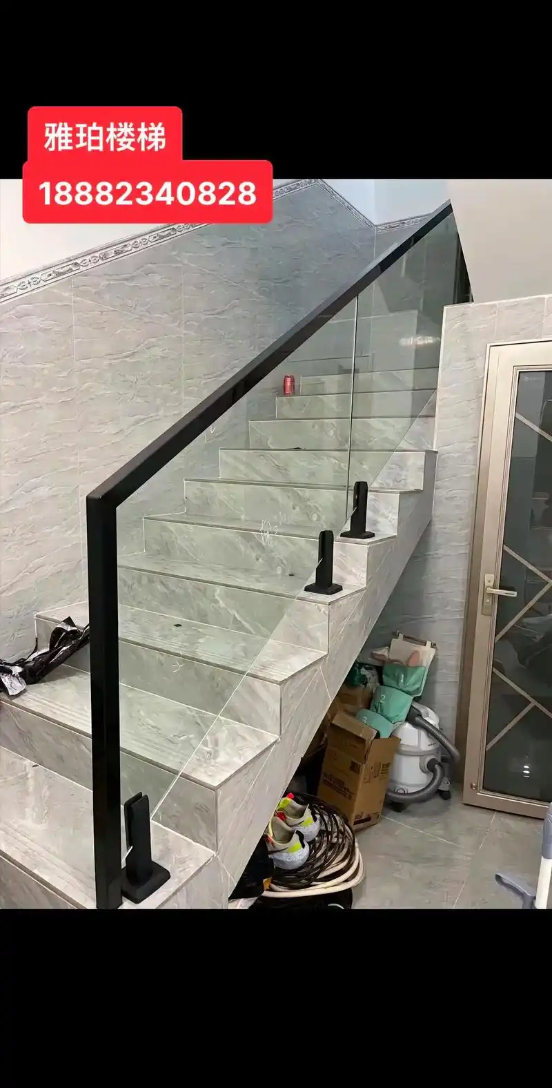 现代极简风～玻璃夹楼梯扶手