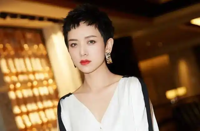 刘恺威绯闻女友身份曝光!疑似演员李晓峰