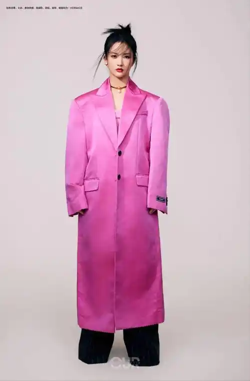 刘些宁:感谢那个不遗余力向前跑的自己_黑色_舞台_在未来