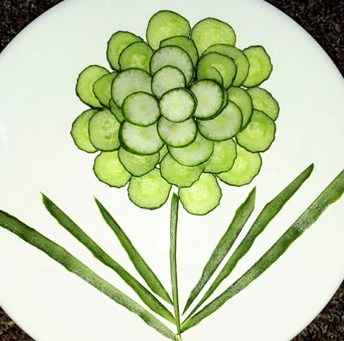 美食:如何摆出最有创意的黄瓜摆盘?步骤简单,一学就会