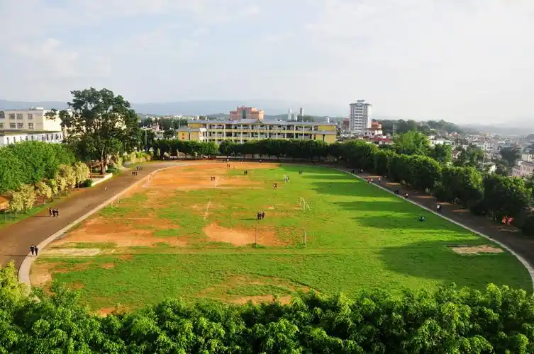 最美的风景是你的笑容 一一致校园里的青春