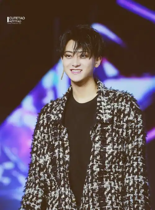 大使黄子韬#让ysl音乐大使@cpopking-黄子韬告诉你微笑的正确方式甜