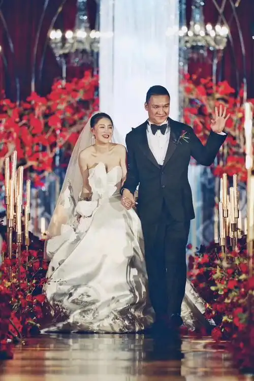 新说唱导演车澈与李嘉格结婚二人因选秀结缘