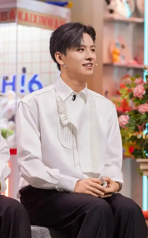 王子浩学杨迪跳舞##你好星期六