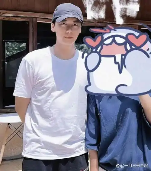 李易峰风波后首露正脸打扮低调人也消瘦了回归普通人生活